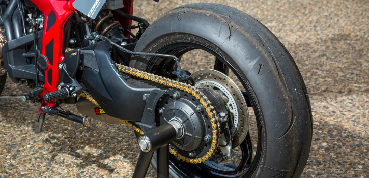 Wymiana opon w motocyklu Honda Park